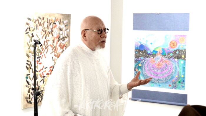 갤러리 모나리자 산촌, ‘8인의 우주파 창립전’ 개막-김연식 작가