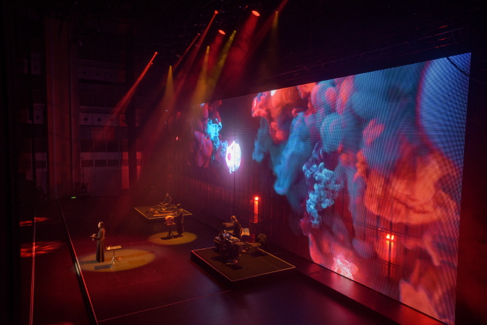 판소리와 미디어아트의 만남 – ACC 대표 공연 ‘두 개의 눈’- 사진 국립아시아문화전당 제공