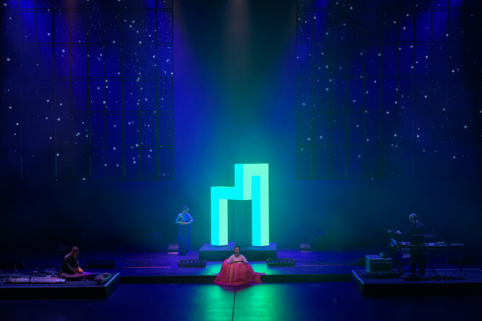 판소리와 미디어아트의 만남 – ACC 대표 공연 ‘두 개의 눈’- 사진 국립아시아문화전당 제공