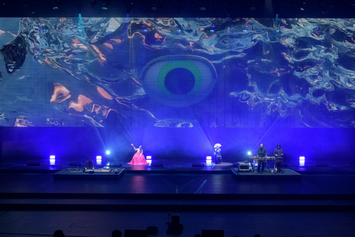 판소리와 미디어아트의 만남 – ACC 대표 공연 ‘두 개의 눈’- 사진 국립아시아문화전당 제공