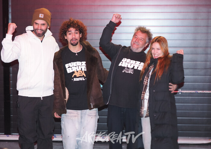 2025 푸에르자 부르타 아벤 기자간담회(사진 왼쪽부터 디에고 마요라 무대감독-배우 펠리페 피구에로아-파비오 아퀼라 총괄 코디네이터-배우 카밀라 타란토) 2025.03.18 사진 ⓒ아트코리아방송 이용선 기자