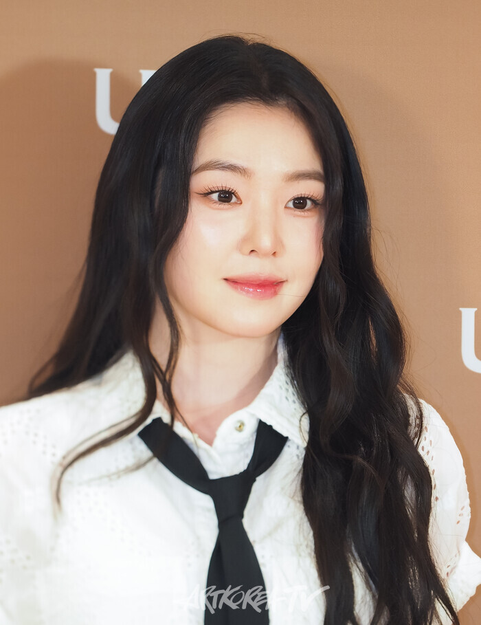 어그(UGG) 도산 플래그십스토어 오픈 기념 포토월 행사(레드벨벳 아이린) 2025.03.20 사진 ⓒ아트코리아방송 이용선 기자