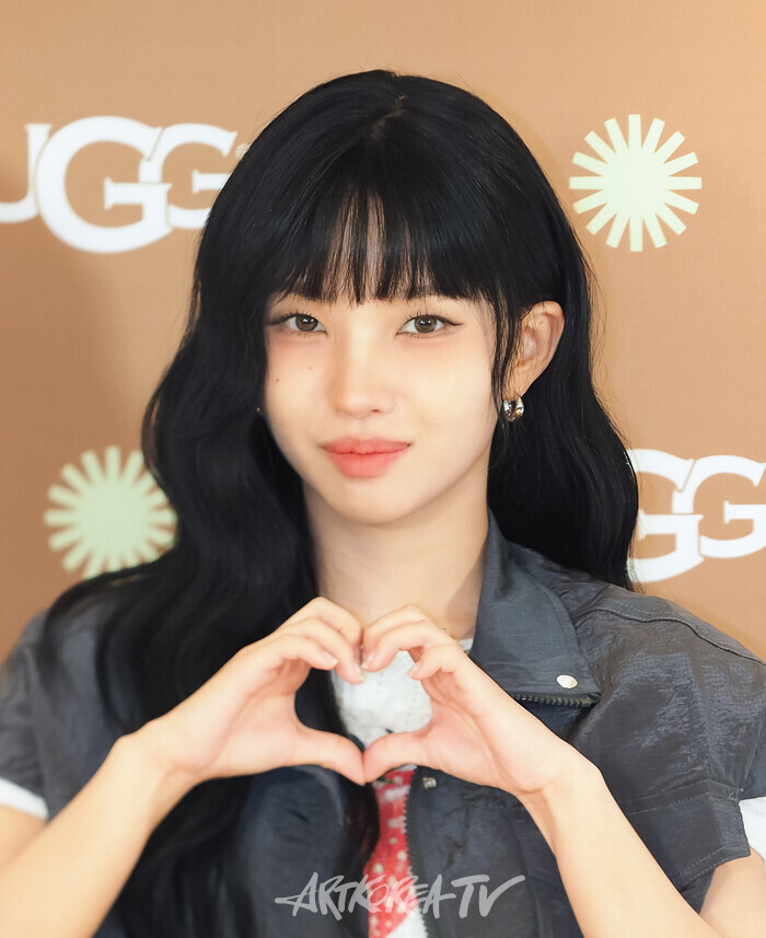 어그(UGG) 도산 플래그십스토어 오픈 기념 포토월 행사((여자)아이들 소연) 2025.03.20 사진 ⓒ아트코리아방송 이용선 기자