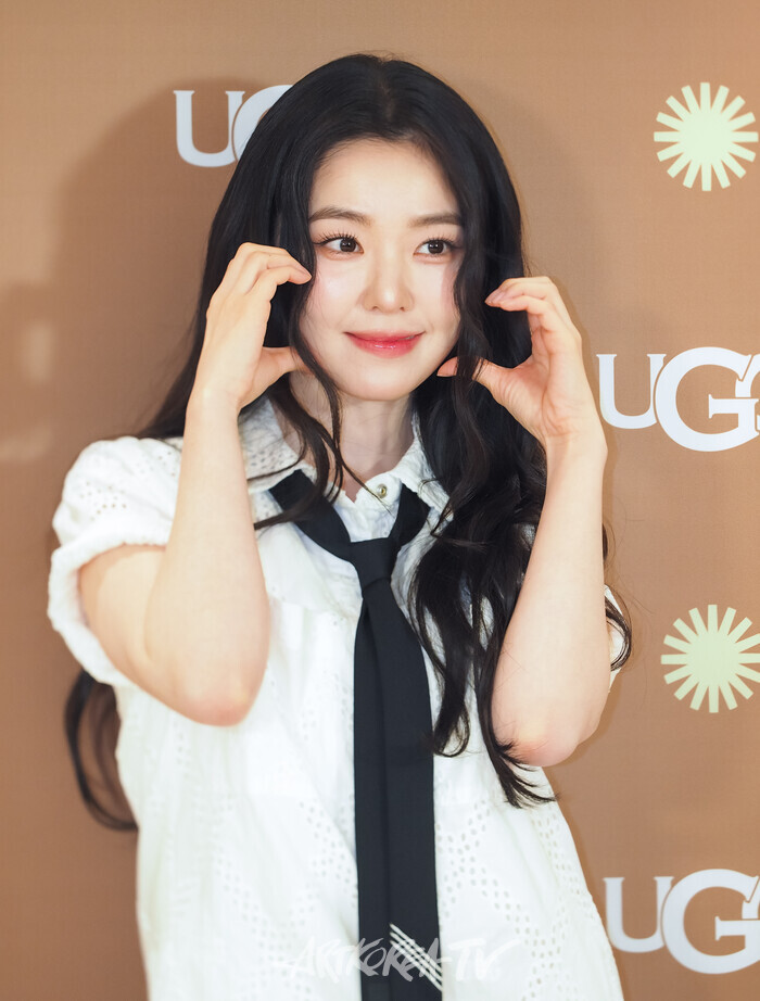 어그(UGG) 도산 플래그십스토어 오픈 기념 포토월 행사(레드벨벳 아이린) 2025.03.20 사진 ⓒ아트코리아방송 이용선 기자