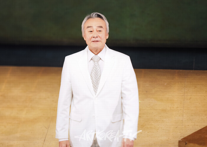 연극 '통속소설이 머 어때서?!'커튼콜(남명렬). 2025.03.22 사진 ⓒ아트코리아방송 이용선 기자​