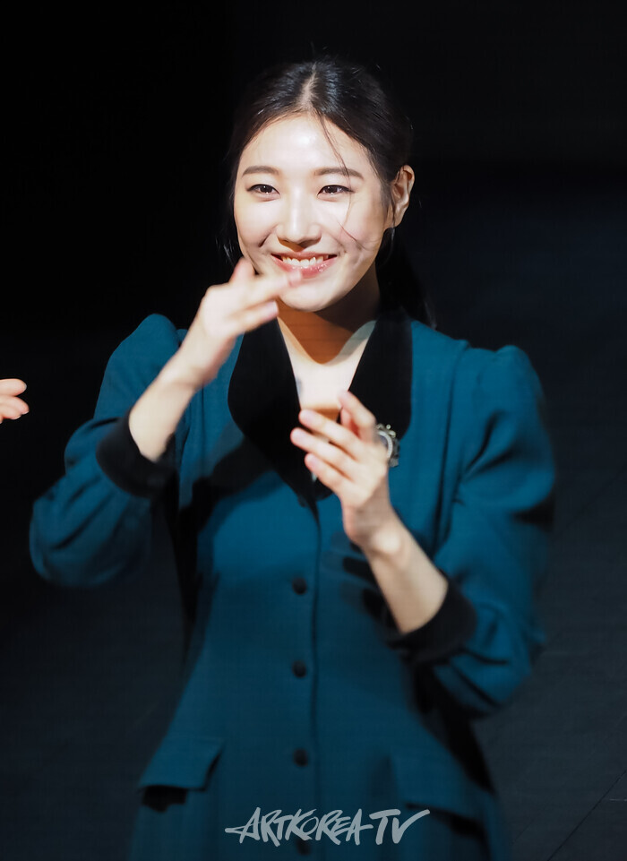 연극 '통속소설이 머 어때서?!'커튼콜(이세희). 2025.03.22 사진 ⓒ아트코리아방송 이용선 기자​