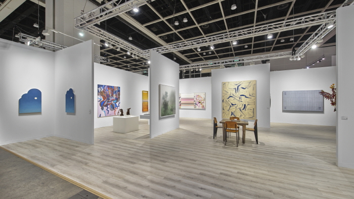 아트 바젤 홍콩 2025 국제갤러리 부스 설치전경사진: Kitmin Lee이미지 제공: 국제갤러리