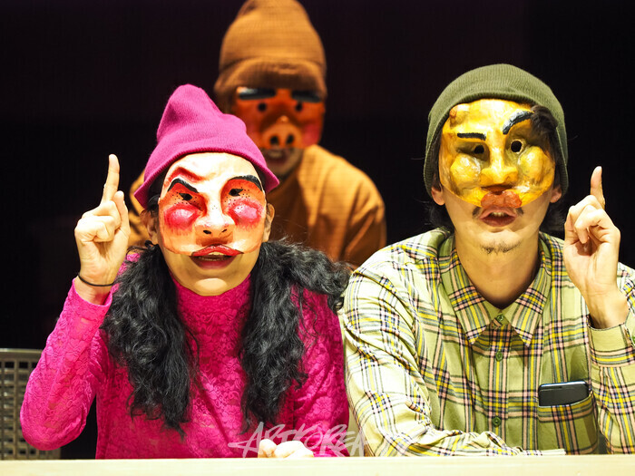 연극 '코믹' 프레스콜(에피소드- 극장에 갈 채비) 2025.03.28 사진 ⓒ아트코리아방송 이용선 기자​