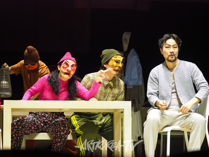 연극 '코믹' 프레스콜(에피소드- 극장에 갈 채비) 2025.03.28 사진 ⓒ아트코리아방송 이용선 기자​