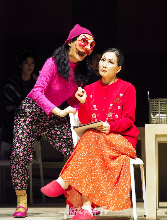 연극 '코믹' 프레스콜(에피소드- 극장에 갈 채비) 2025.03.28 사진 ⓒ아트코리아방송 이용선 기자​