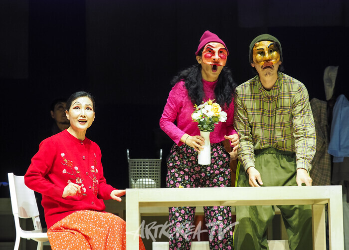 연극 '코믹' 프레스콜(에피소드- 극장에 갈 채비) 2025.03.28 사진 ⓒ아트코리아방송 이용선 기자​