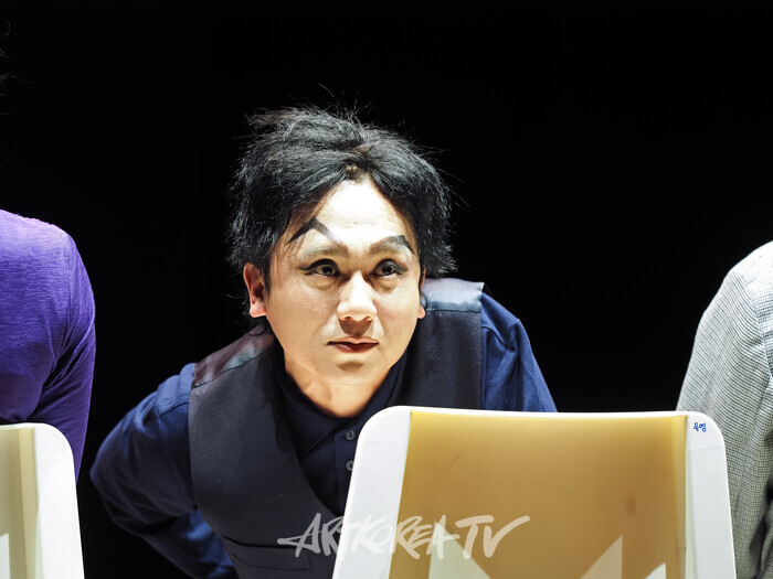 연극 '코믹' 프레스콜(에피소드- 떠넘기기) 2025.03.28 사진 ⓒ아트코리아방송 이용선 기자​