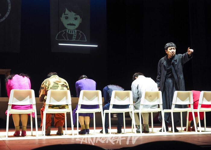 연극 '코믹' 프레스콜(에피소드- 떠넘기기) 2025.03.28 사진 ⓒ아트코리아방송 이용선 기자​