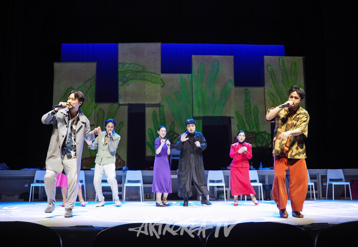 연극 '코믹' 프레스콜(에피소드- 수족관) 2025.03.28 사진 ⓒ아트코리아방송 이용선 기자​