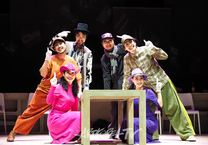 연극 '코믹' 프레스콜(에피소드- 모자 사러 왔습네다) 2025.03.28 사진 ⓒ아트코리아방송 이용선 기자​