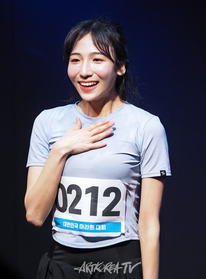 연극 '다시뛴다' 커튼콜(수희 역 임예윤) 2025.03.28 사진 ⓒ아트코리아방송 이용선 기자​