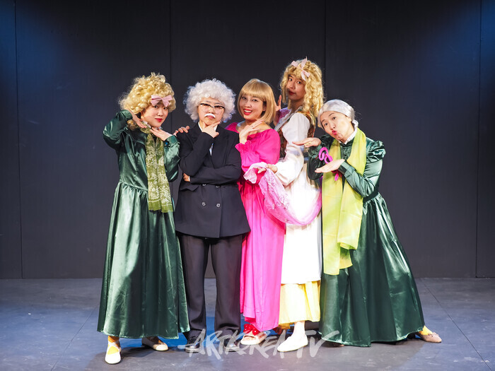 연극 '체홉 코메디'(박소영, 박인옥, 정연주, 민사빈, 박하린) 2025.04.02 사진 ⓒ아트코리아방송 이용선 기자​