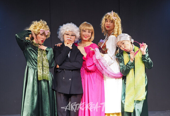 연극 '체홉 코메디'(박소영, 박인옥, 정연주, 민사빈, 박하린) 2025.04.02 사진 ⓒ아트코리아방송 이용선 기자​