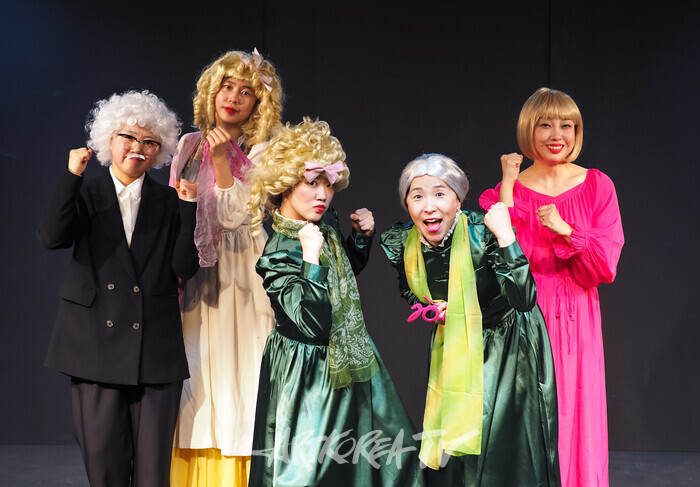 연극 '체홉 코메디'(박소영, 박인옥, 정연주, 민사빈, 박하린) 2025.04.02 사진 ⓒ아트코리아방송 이용선 기자​