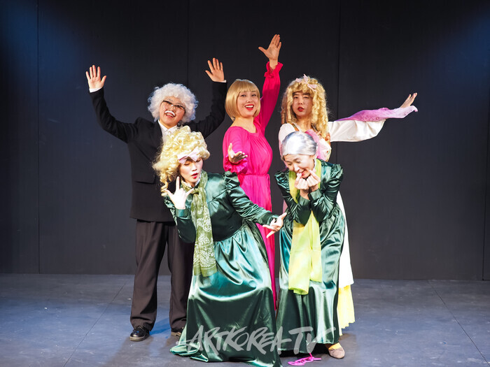 연극 '체홉 코메디'(박소영, 박인옥, 정연주, 민사빈, 박하린) 2025.04.02 사진 ⓒ아트코리아방송 이용선 기자​