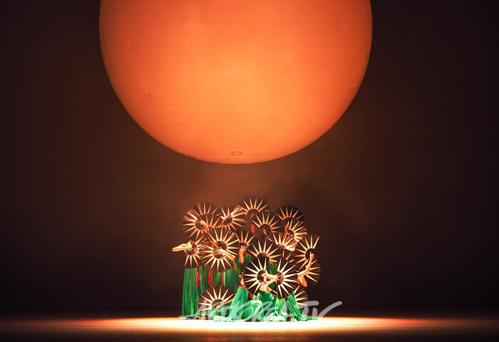 국립무용단 '미인' 프레스콜(부채춤) 2025.04.03 사진 ⓒ아트코리아방송 이용선 기자​