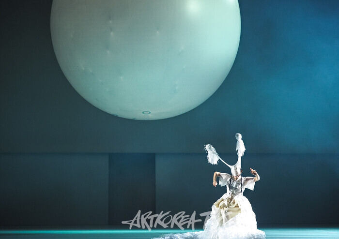 국립무용단 '미인' 프레스콜(베 가르기) 2025.04.03 사진 ⓒ아트코리아방송 이용선 기자​