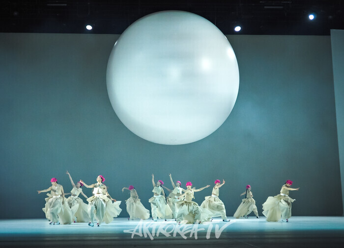국립무용단 '미인' 프레스콜(베 가르기) 2025.04.03 사진 ⓒ아트코리아방송 이용선 기자​