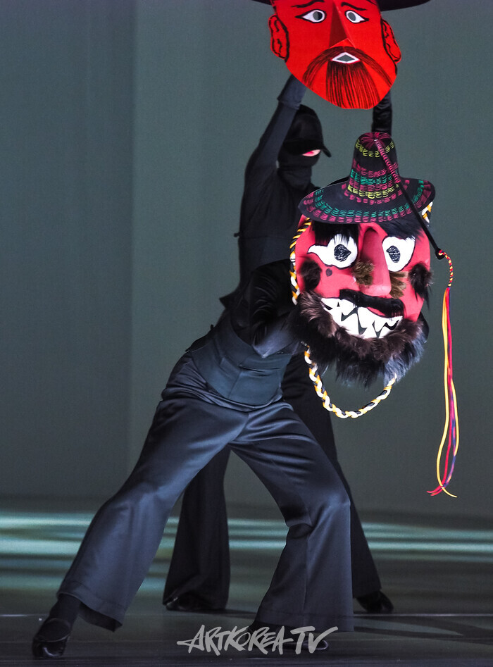 국립무용단 '미인' 프레스콜(탈춤) 2025.04.03 사진 ⓒ아트코리아방송 이용선 기자​