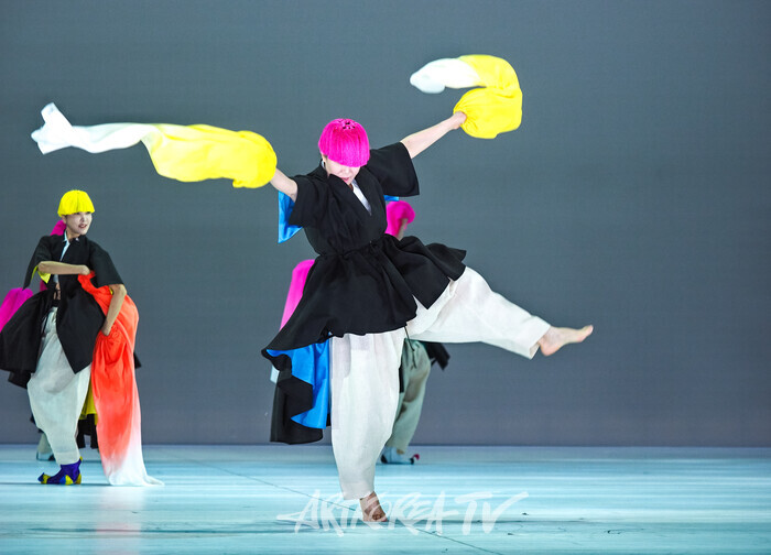 국립무용단 '미인' 프레스콜(탈춤) 2025.04.03 사진 ⓒ아트코리아방송 이용선 기자​