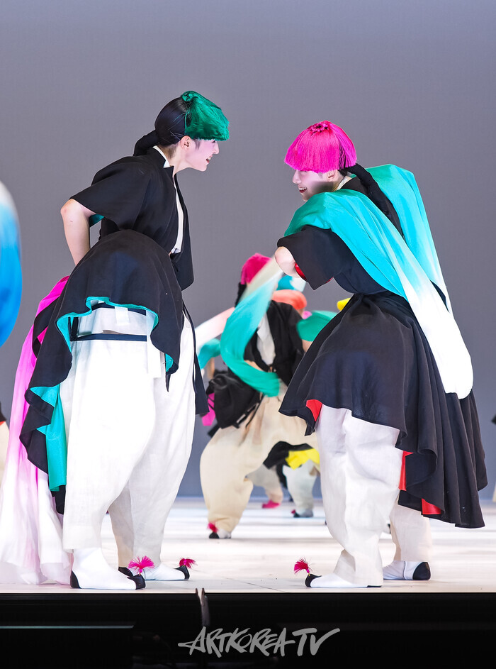 국립무용단 '미인' 프레스콜(탈춤) 2025.04.03 사진 ⓒ아트코리아방송 이용선 기자​