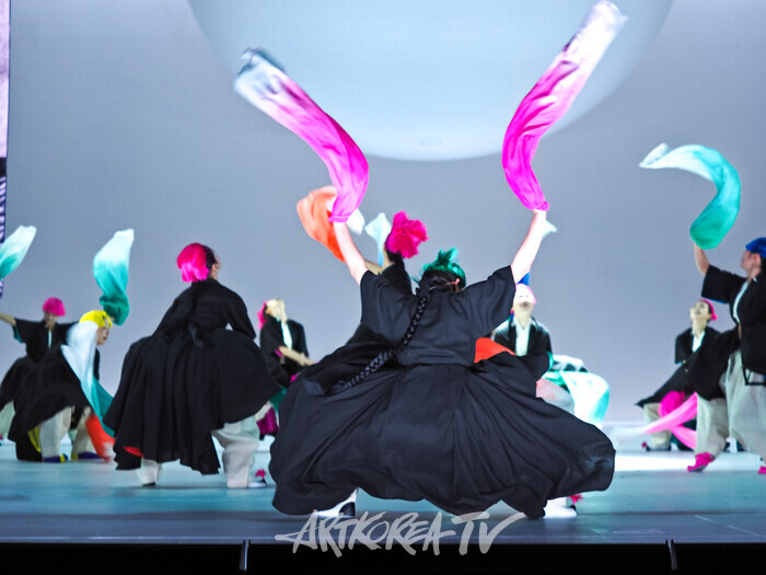 국립무용단 '미인' 프레스콜(탈춤) 2025.04.03 사진 ⓒ아트코리아방송 이용선 기자​