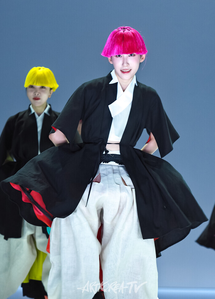 국립무용단 '미인' 프레스콜(탈춤) 2025.04.03 사진 ⓒ아트코리아방송 이용선 기자​