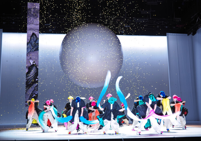 국립무용단 '미인' 프레스콜(탈춤) 2025.04.03 사진 ⓒ아트코리아방송 이용선 기자​