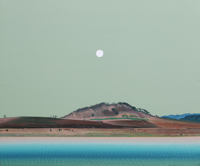 낮달- 두고온 산하- 북녁마을이 보이는 압록강변01, 100cm x 83cm,oil on canvas,2024-사진 신영진 작가 제공