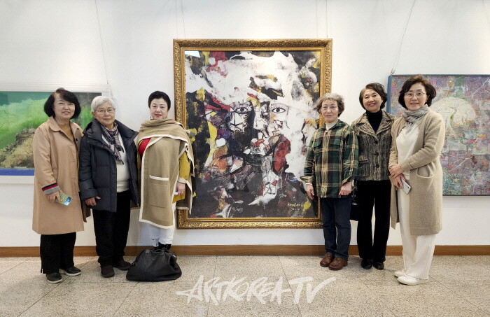 제22회 용산국제아트페스티벌 & 제3회 우리시대의 용산의 화가들 展 2025 개막-사진 김한정 기자