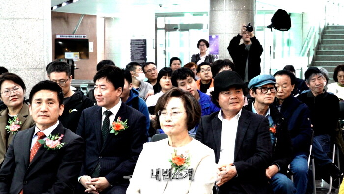 제22회 용산국제아트페스티벌 & 제3회 우리시대의 용산의 화가들 展 2025 개막-사진 김한정 기자