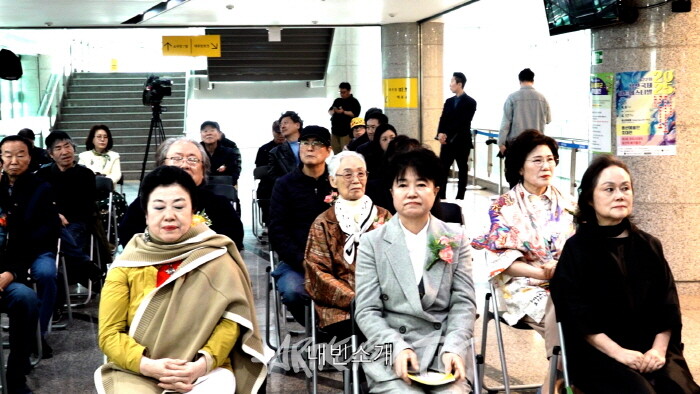 제22회 용산국제아트페스티벌 & 제3회 우리시대의 용산의 화가들 展 2025 개막-사진 김한정 기자