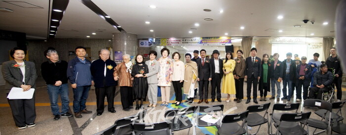 제22회 용산국제아트페스티벌 & 제3회 우리시대의 용산의 화가들 展 2025 개막-사진 김한정 기자