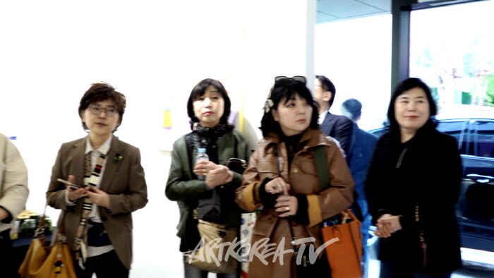  곽연주·이재옥 초대전 ‘꽃, 봄을 담다’ 비채아트뮤지엄서 개막-사진 김한정 기자