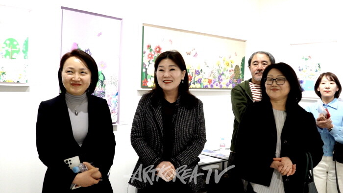  곽연주·이재옥 초대전 ‘꽃, 봄을 담다’ 비채아트뮤지엄서 개막-사진 김한정 기자