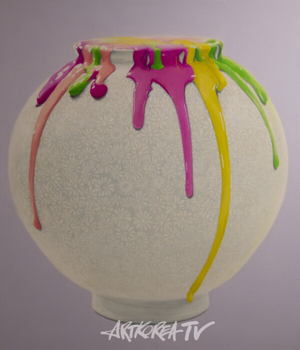 이재옥-달항아리 2025 acrylic on canvas 53×45.5cm (5)-사진 김한정 기자