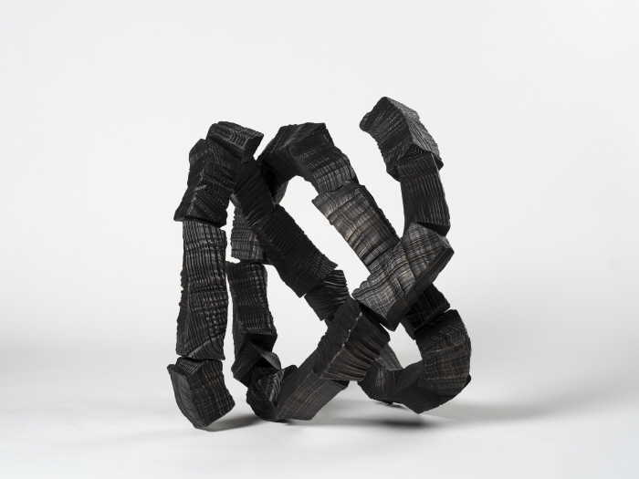 [Johyun Gallery] Lee Bae, Brushstroke F3, 2025, Bronze, 90(H) x 100 x 75cm-사진 조현화랑 제공