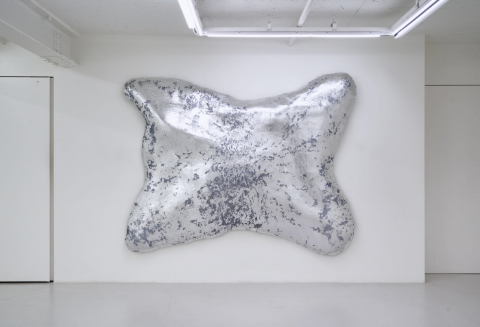 이성미, 덩어리 드로잉 Sculpture Drawing 2, 2024, 혼합 매체, 184×228×26cm, Gallery SP-사진제공 일우스페이스