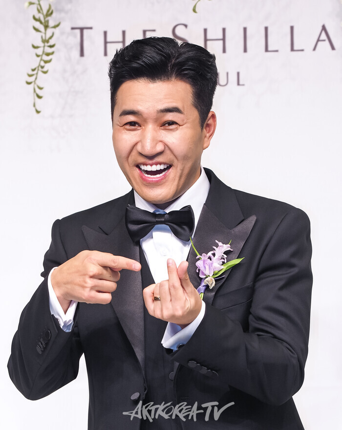 김종민 결혼식 포토월. 2025.04.20 사진 ⓒ아트코리아방송 이용선 기자​