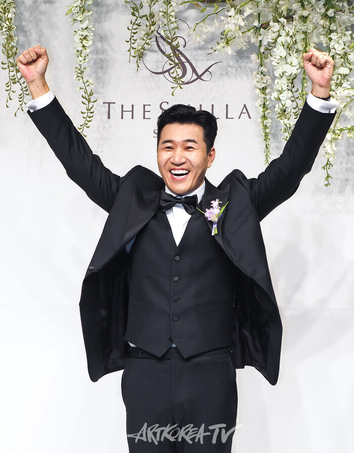 김종민 결혼식 포토월. 2025.04.20 사진 ⓒ아트코리아방송 이용선 기자​