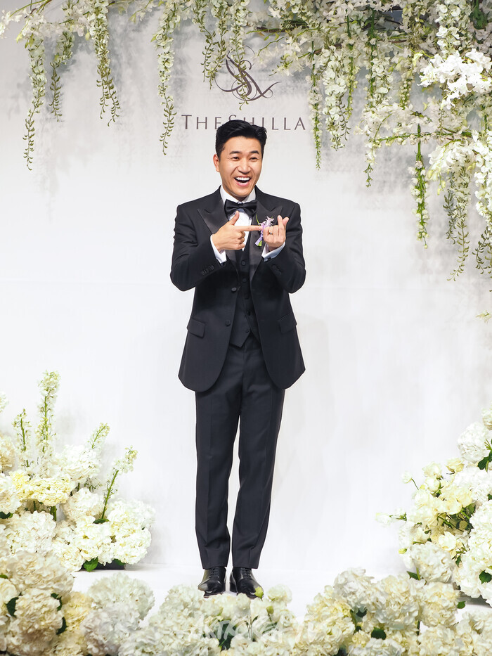김종민 결혼식 포토월. 2025.04.20 사진 ⓒ아트코리아방송 이용선 기자​