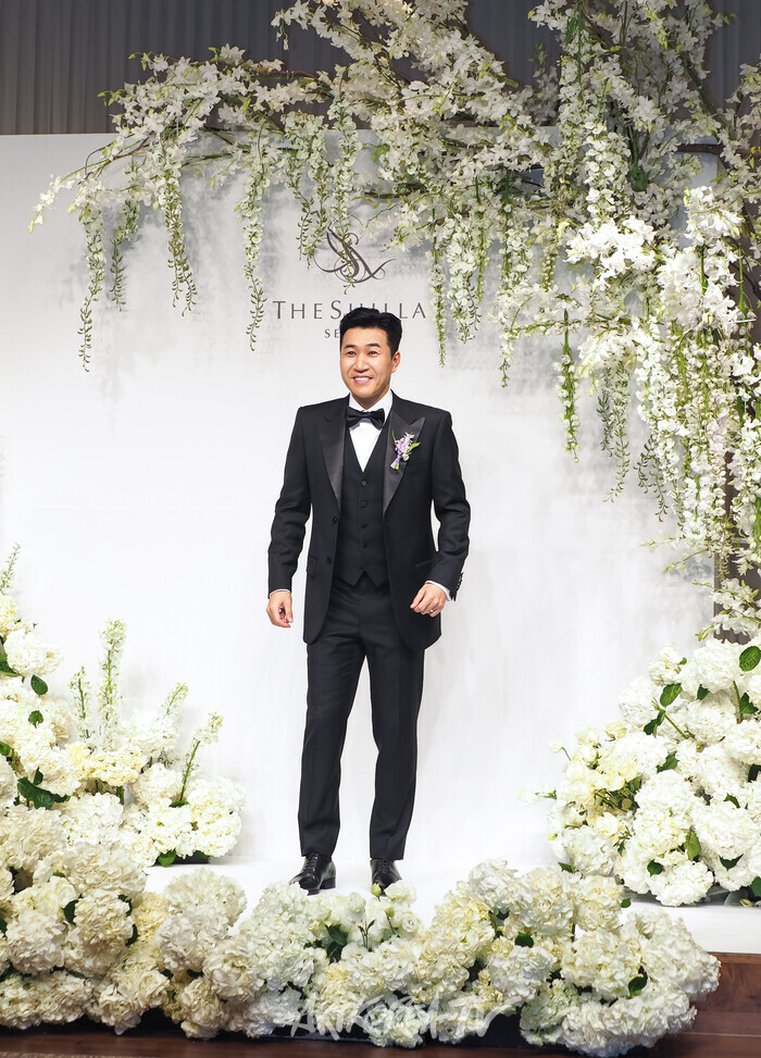 김종민 결혼식 포토월. 2025.04.20 사진 ⓒ아트코리아방송 이용선 기자​