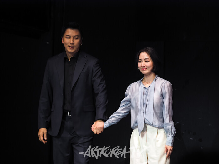 연극 '랑데부' 커튼콜(박건형, 범도하) 2025.04.15 사진 ⓒ아트코리아방송 이용선 기자​