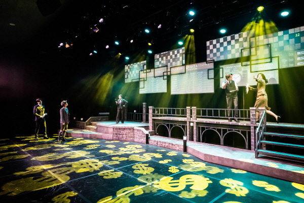 2024년 '내 친구 워렌버핏' 초연 공연 장면. 제공 한국문화예술위원회 / ⓒ하지영