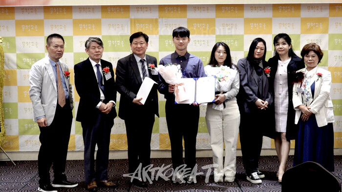 2025 문학고을 등단식 및 시상식-사진 김한정 기자